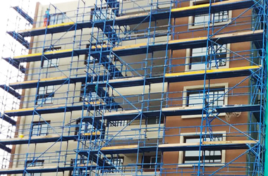 Andamio Euro instalado en fachada de edificio